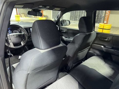 Used 2023 Toyota Tacoma TRD Sport image 28