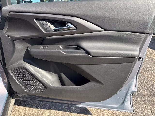 Used 2025 Chevrolet Equinox EV LT FWD image 25