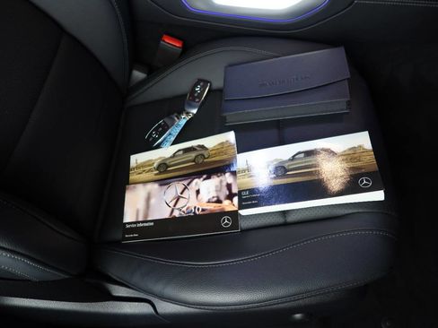 Used 2022 Mercedes-Benz GLE 350 4MATIC w/ AMG Line Exterior image 26