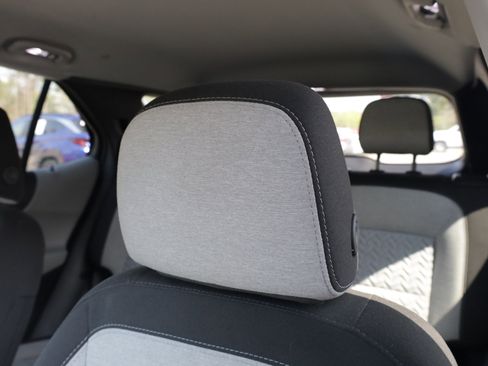 Used 2024 Chevrolet Equinox LT image 23