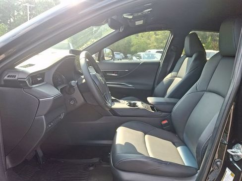 Used 2024 Toyota Venza XLE AWD/4WD image 14
