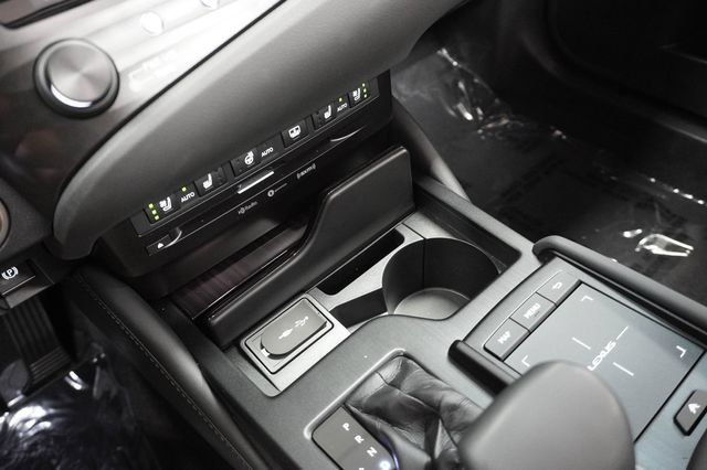 Used 2019 Lexus ES 300h FWD image 16