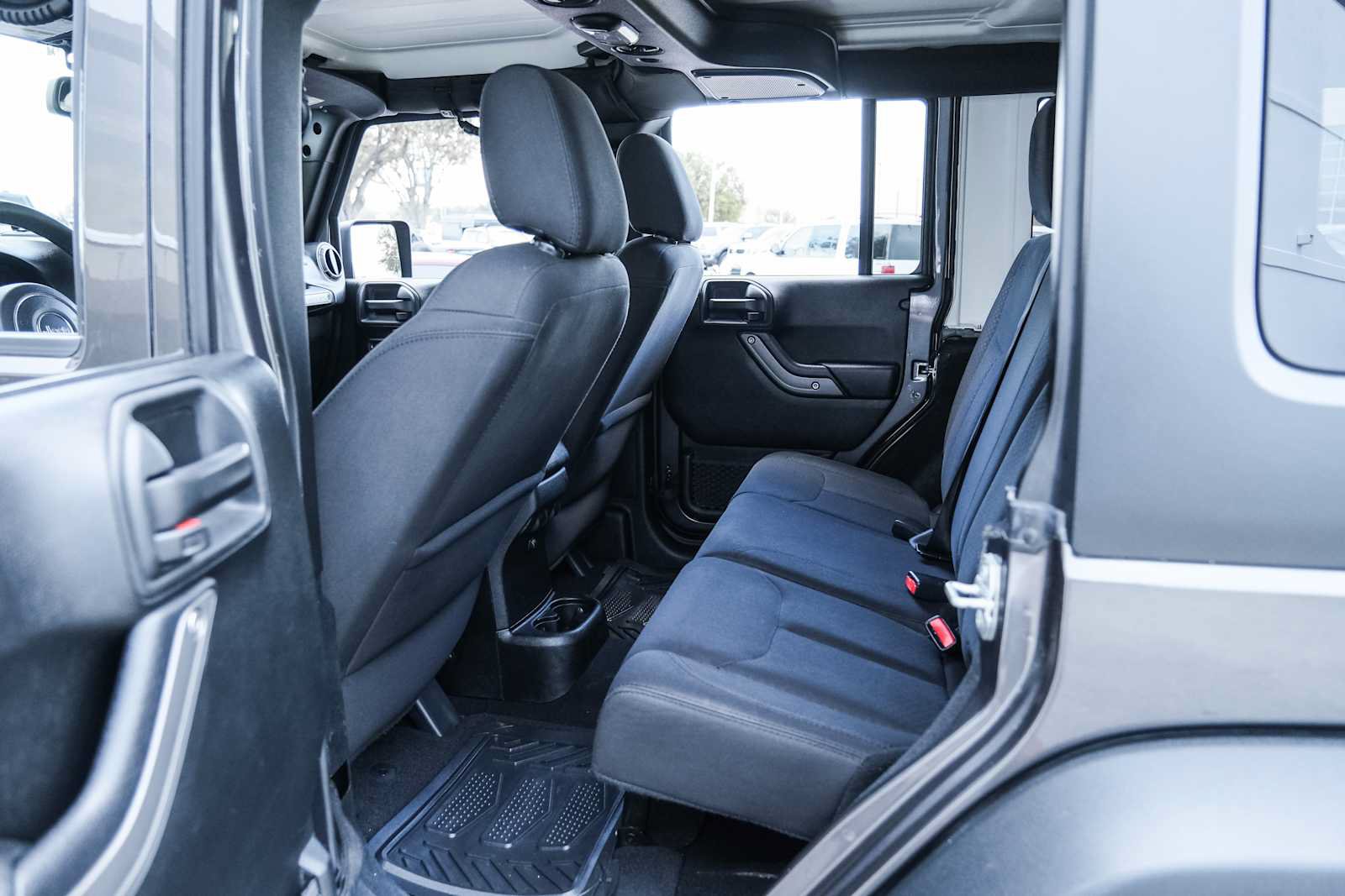 Used 2018 Jeep Wrangler Unlimited Sport S AWD/4WD image 32