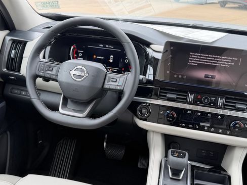 New 2026 Nissan Pathfinder SL FWD image 10