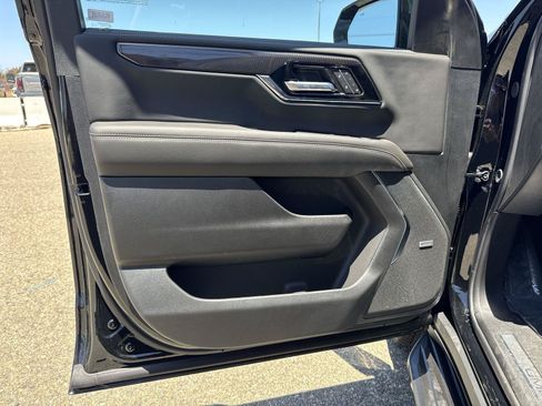 New 2026 GMC Yukon Elevation w/ Elevation Premium Package AWD/4WD image 18