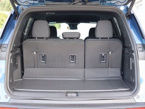 New 2026 Chevrolet Traverse LT w/ LPO, Floor Liner Package FWD image 29
