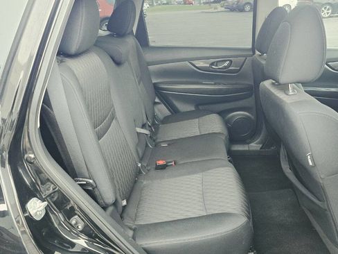 Used 2019 Nissan Rogue SV AWD/4WD image 14