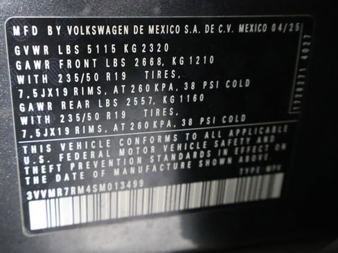 Used 2025 Volkswagen Tiguan SE AWD/4WD image 36