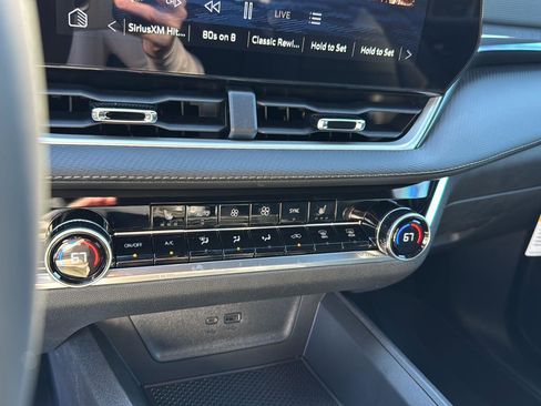 New 2026 Chevrolet Equinox LT w/ Convenience Package II image 23