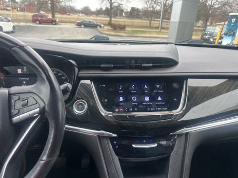 Used 2020 Cadillac XT6 Premium Luxury image 12