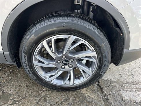 Used 2023 Lincoln Corsair AWD w/ Equipment Group 101A image 10