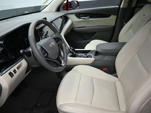Used 2020 Cadillac XT6 Premium Luxury FWD image 12