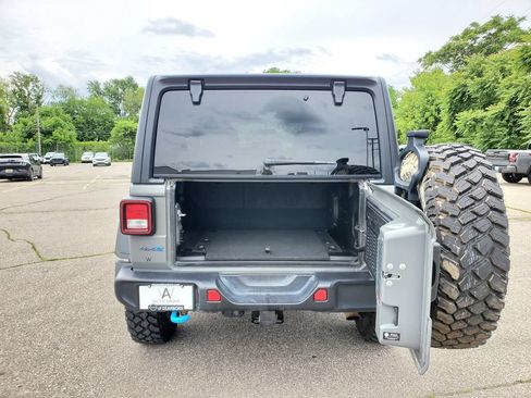 Used 2023 Jeep Wrangler Unlimited w/ Cold Weather Group AWD/4WD image 12