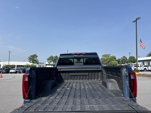 Used 2024 GMC Sierra 3500 Denali Ultimate AWD/4WD image 34