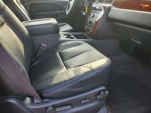 Used 2013 Chevrolet Avalanche LT w/ All-Star Edition image 31