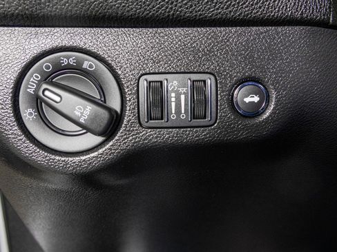 Used 2022 Dodge Challenger R/T w/ Driver Convenience Group image 36