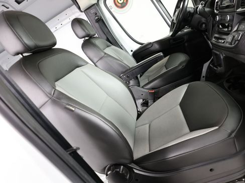 Used 2024 RAM ProMaster 2500 w/ Quick Order Package 22G SLT FWD image 9