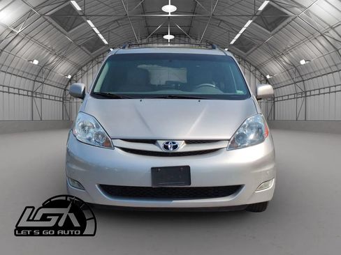 Used 2009 Toyota Sienna FWD image 8
