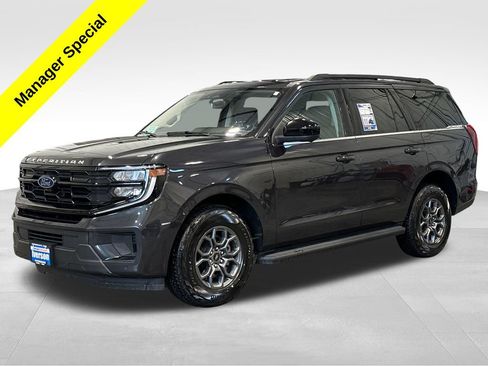 Used 2025 Ford Expedition Active AWD/4WD image 3