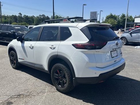 Used 2025 Nissan Rogue SV image 8