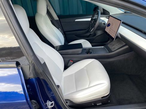 Used 2021 Tesla Model 3 Standard Range Plus image 40