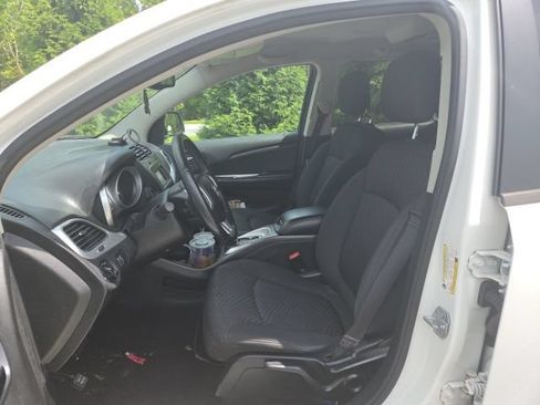 Used 2017 Dodge Journey Crossroad FWD image 12