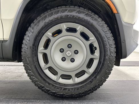Used 2025 Rivian R1T Adventure AWD/4WD image 11