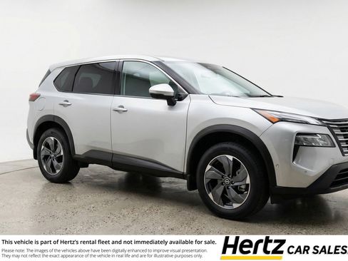 Used 2025 Nissan Rogue SV image 1
