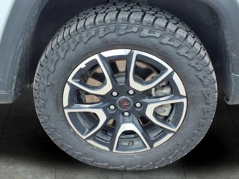 Used 2025 Jeep Compass Trailhawk AWD/4WD image 9
