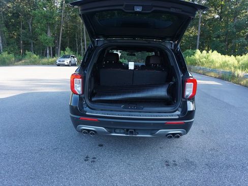 Used 2020 Ford Explorer Platinum w/ Premium Technology Package AWD/4WD image 19
