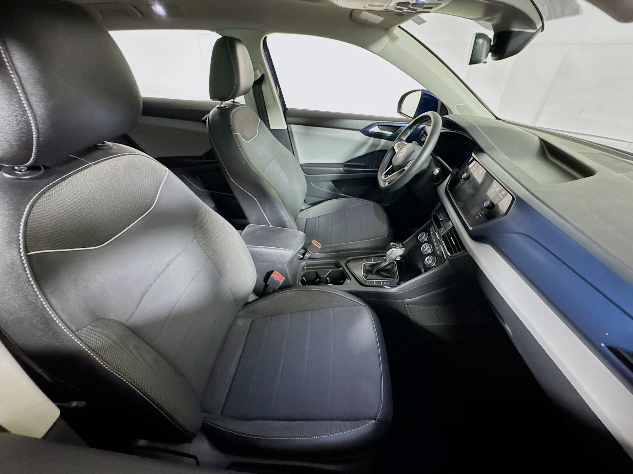 Used 2023 Volkswagen Taos SE w/ Panoramic Sunroof Package FWD image 28