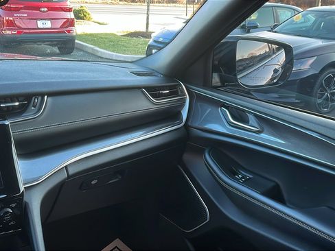 Used 2021 Jeep Grand Cherokee L Laredo image 22