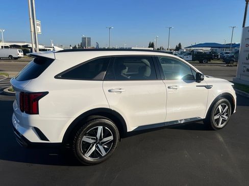 Used 2023 Kia Sorento EX w/ Panoramic Sunroof Package FWD image 11