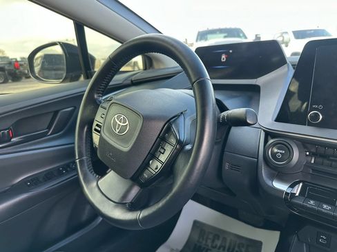 Used 2023 Toyota Prius LE FWD image 17