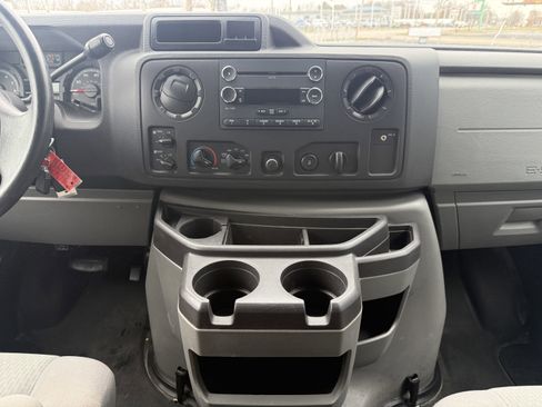 Used 2011 Ford E-350 and Econoline 350 XLT image 23