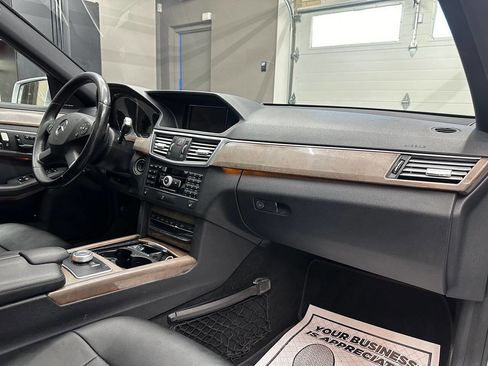 Used 2011 Mercedes-Benz E 350 4MATIC Wagon image 26