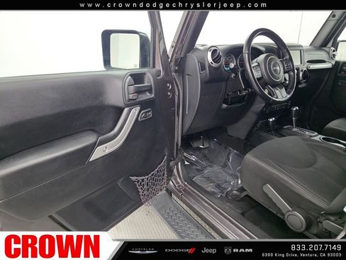 Used 2016 Jeep Wrangler Unlimited Sahara w/ Connectivity Group image 21