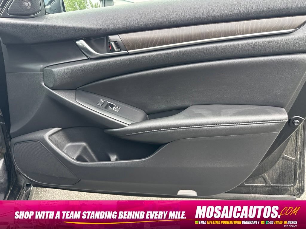 Used 2019 Honda Accord Touring image 9
