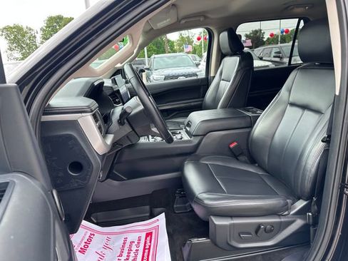Certified 2023 Ford Expedition XLT AWD/4WD image 12