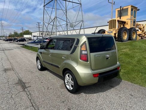 Used 2010 Kia Soul + FWD image 3