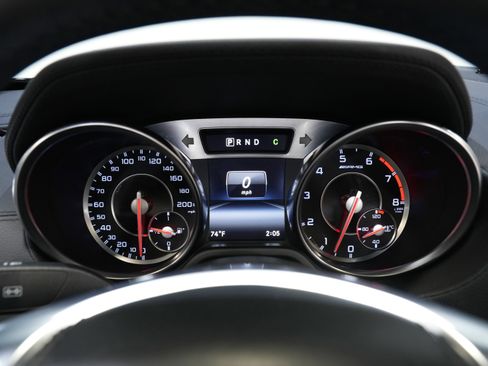 Used 2015 Mercedes-Benz SL 63 AMG image 39