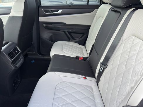 New 2026 Volkswagen Atlas Cross Sport SEL Premium R-Line image 32