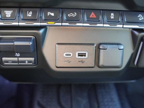 Certified 2024 Chevrolet Silverado 2500 Custom w/ Custom Value Package AWD/4WD image 28
