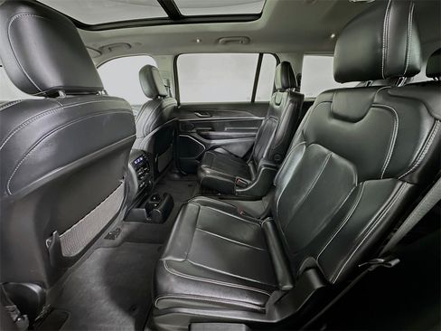 Used 2021 Jeep Grand Cherokee L Limited image 4