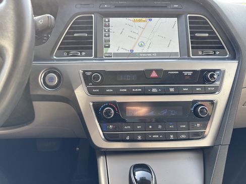 Used 2015 Hyundai Sonata Limited w/ Option Group 05 image 30