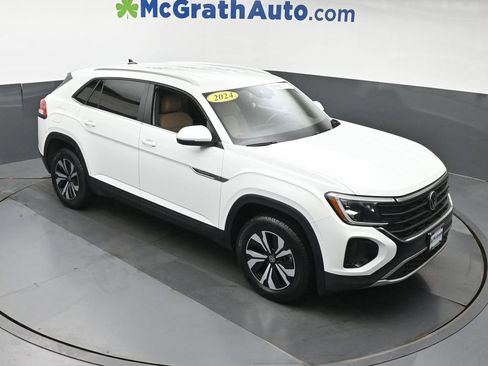 Used 2024 Volkswagen Atlas Cross Sport SE AWD/4WD image 3