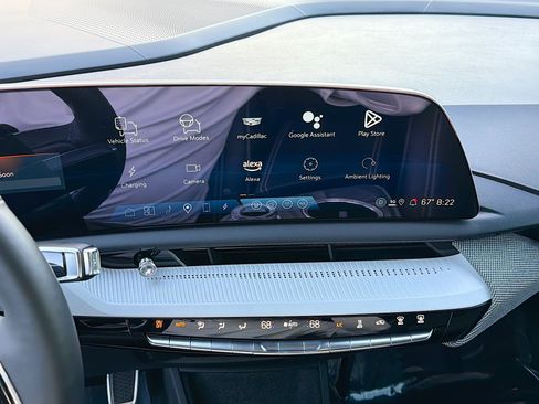 Used 2025 Cadillac Optiq Sport 1 w/ LPO, Floor Liner Package AWD/4WD image 33