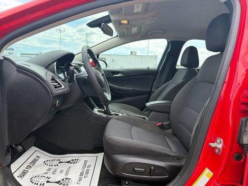 Used 2018 Chevrolet Cruze LT w/ Convenience Package FWD image 20