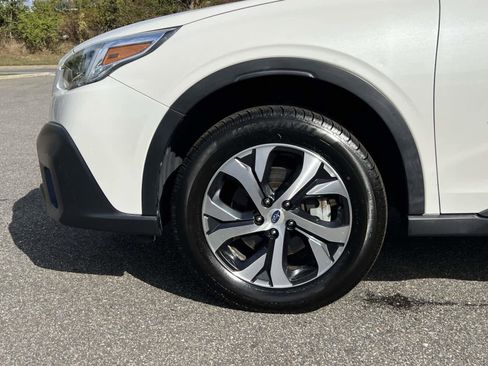 Used 2021 Subaru Outback Limited image 6