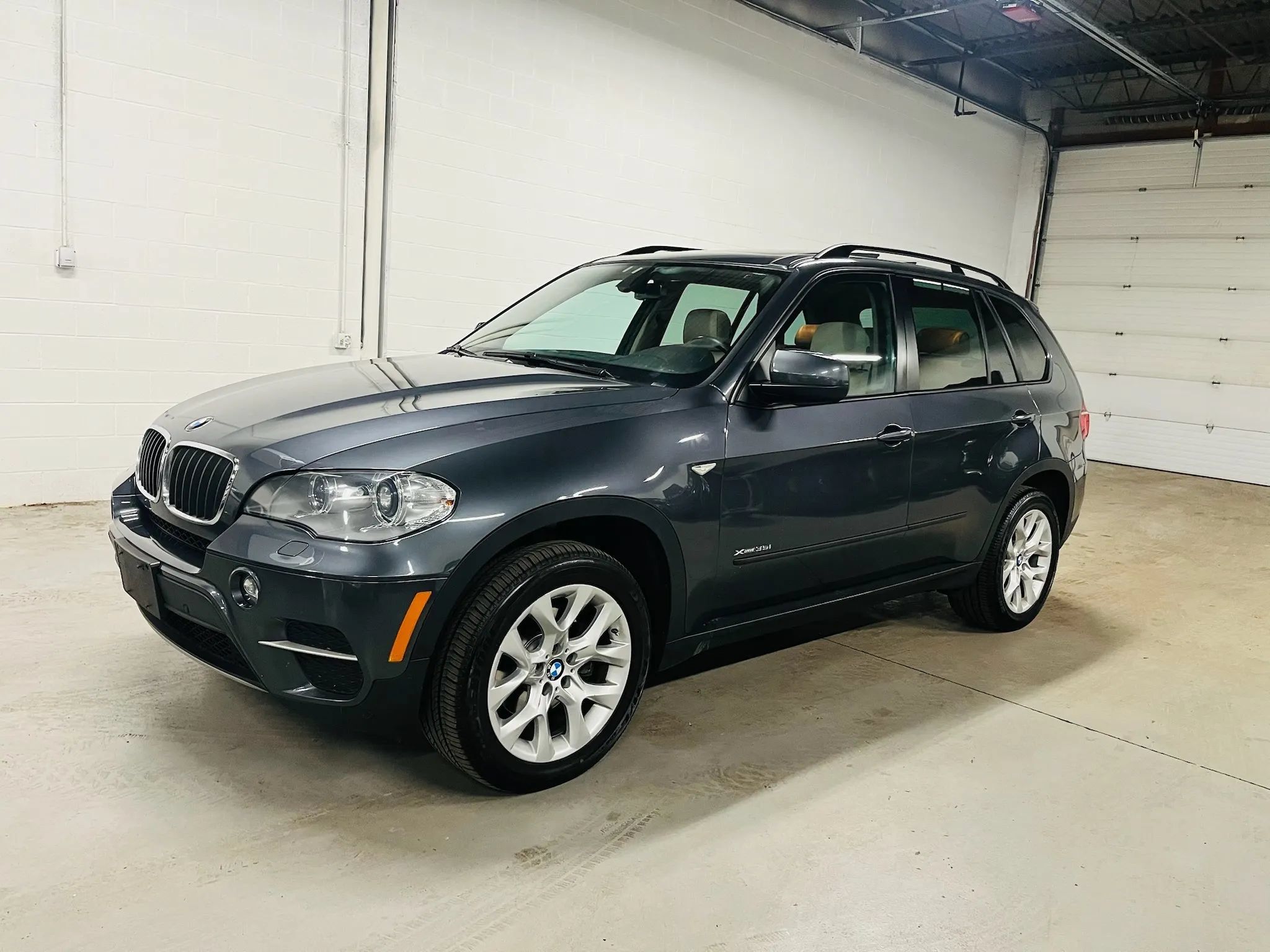 Used 2013 BMW X5 xDrive35i AWD/4WD image 2